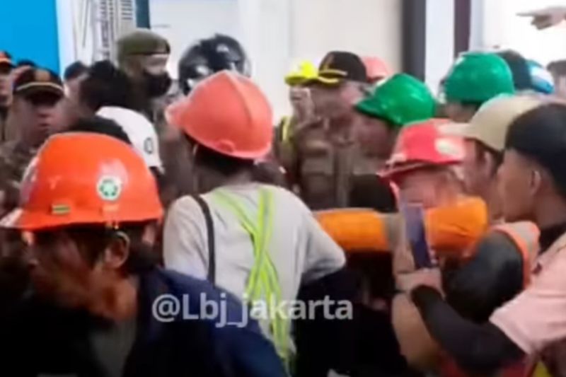Penertiban Parkir Liar Ricuh, Gubernur Minta Proses Hukum