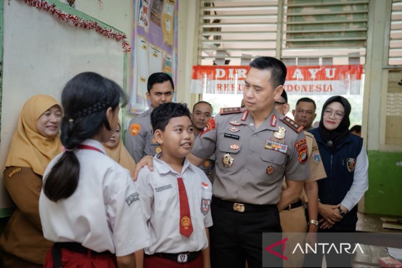 Kapolda Metro Jaya ajak siswa SDN Gunung 01 biasakan tertib dan peduli