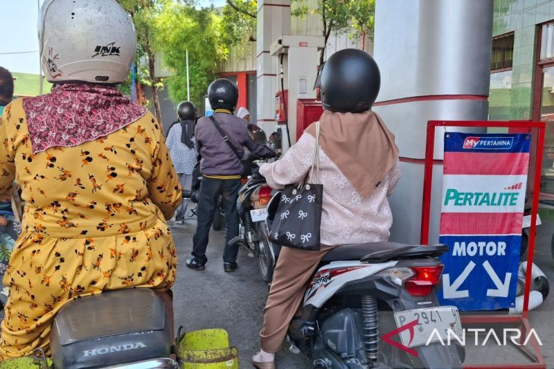 pertamina-perubahan-pola-distribusi-berdampak-antrean-panjang-bbm