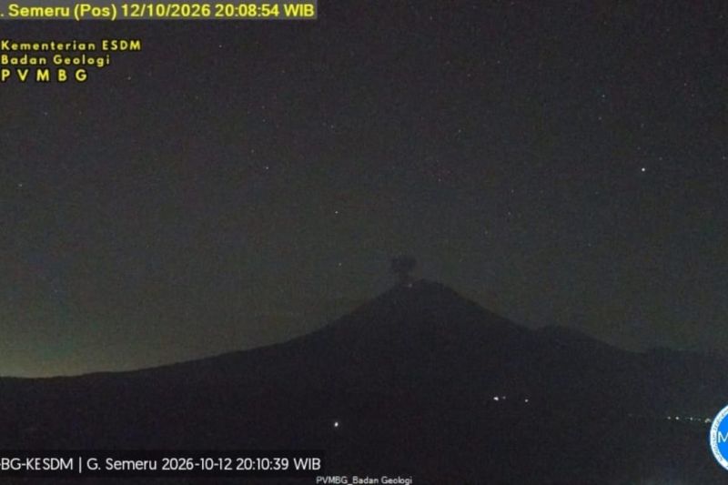 Semeru erupsi terus menerus dengan tinggi letusan capai 1 km