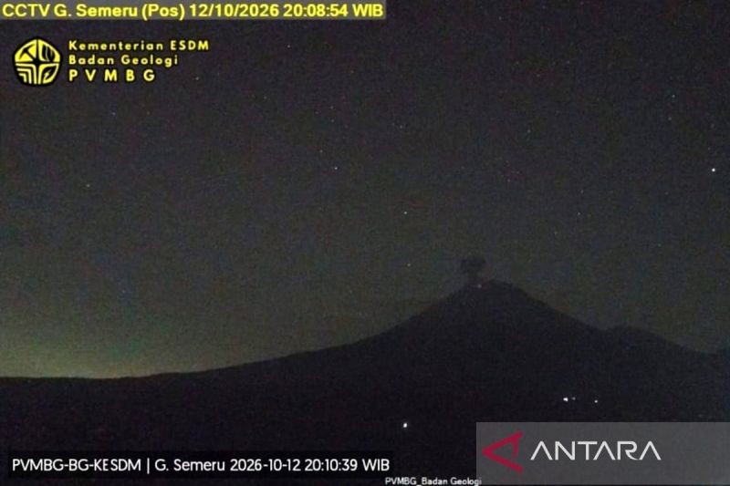 Semeru erupsi terus menerus dengan tinggi letusan capai 1 km
