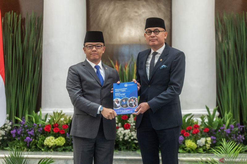 Sugiono resmi serahkan jabatan menlu ke Arrmanatha Nasir