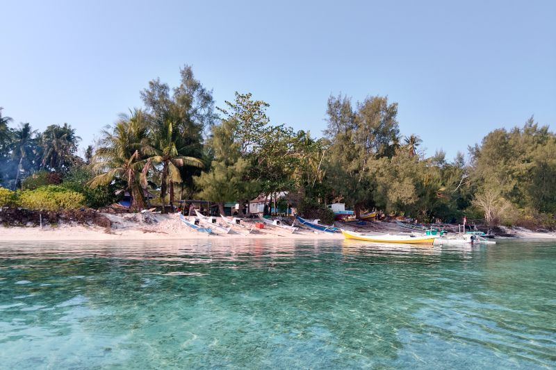 menjaga-laut-jadi-berkah-nelayan-pulau-lanjukang-dan-langkai