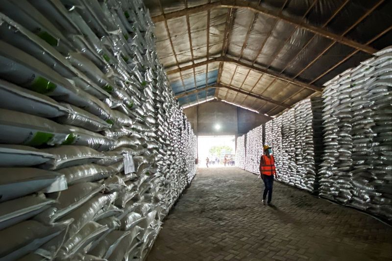 petrokimia-gresik-siapkan-443000-ton-pupuk-subsidi-hadapi-musim-tanam