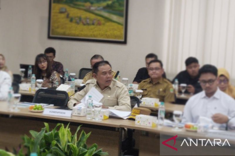 DPRD Karawang minta perusahaan tak lakukan diskriminasi usia saat proses rekrutmen calon Naker