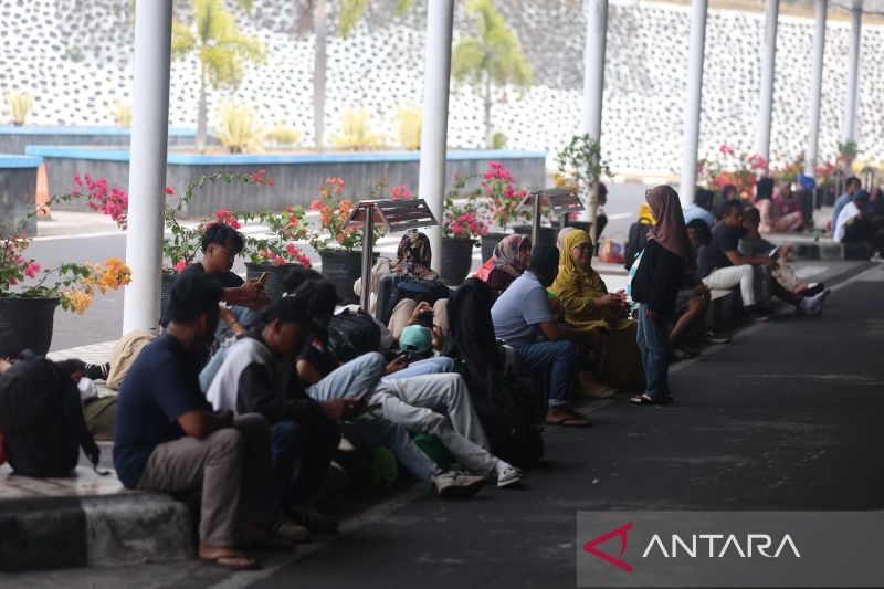 Bandara Pattimura batalkan 17 penerbangan akibat kabut asap karhutla