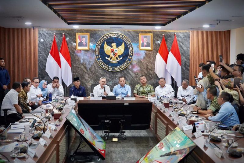 menkop-dorong-pembentukan-posko-pantau-distribusi-barang-di-kdkmp