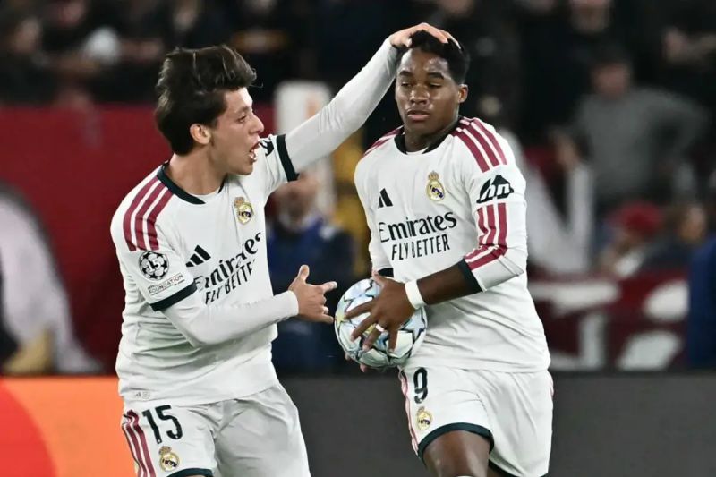 Tiga gol menit-menit terakhir antar Madrid tekuk Roma 4-3