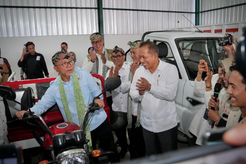 menkop-sebut-kopdes-merah-putih-mulai-layani-penyaluran-bansos