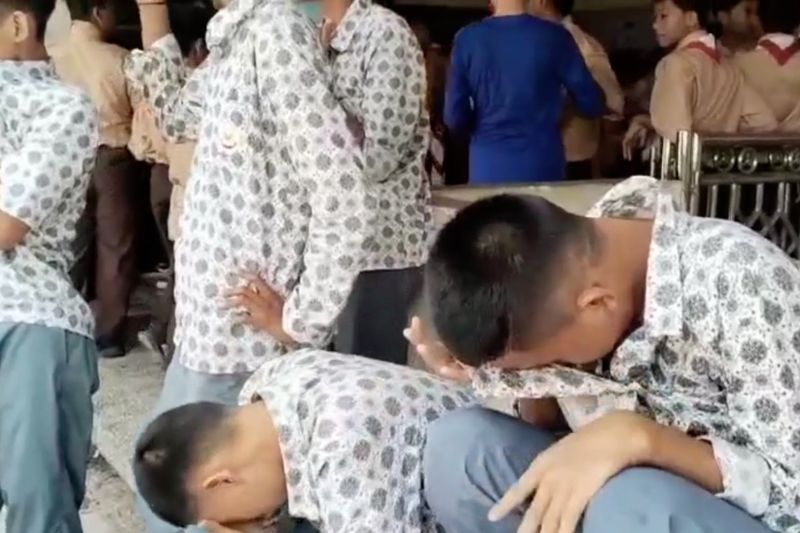 Simulasi Pengamanan Polres Cilegon Picu Belasan Pelajar Sekolah Sesak Napas