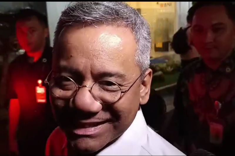 Menkeu tegaskan gaji PNS tetap disalurkan lewat perbankan