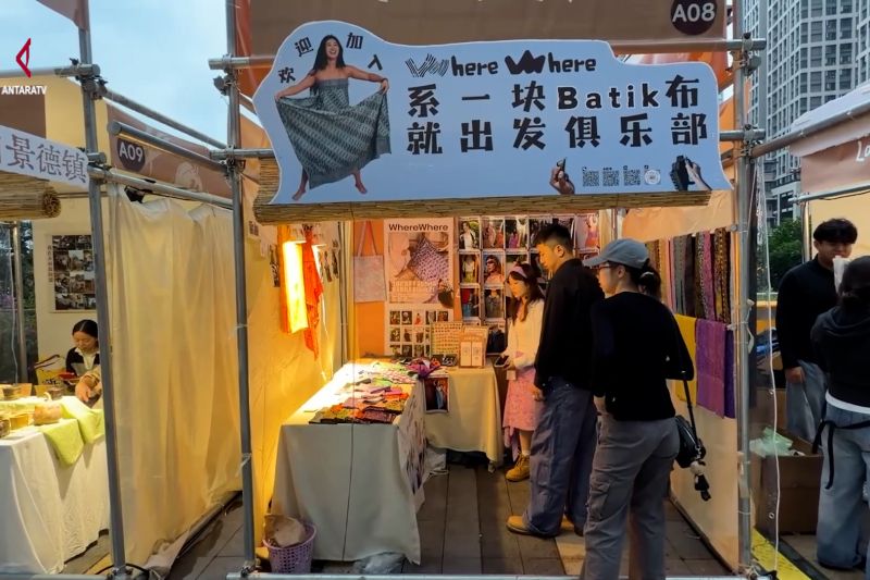 Batik Indonesia curi perhatian wisatawan di Chongqing