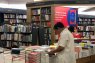 Prabowo sempatkan berburu buku di Singapura