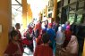 Lansia antre pemungutan suara di Panti Werdha Cipayung