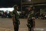 TNI bantu polisi tertibkan massa sekitar Bawaslu