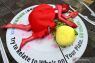 Aktivis hak binatang jadi kepiting di jalanan Taipei