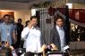 Prabowo-Gibran kompak tunjukkan dua jari hadapi debat ketiga
