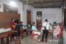 Nakes lakukan pemeriksaan kesehatan KPPS di 568 TPS Jayapura