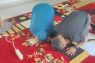 Menang Pilkada Siak, Afni sujud syukur dan berurai air mata