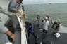 Bakamla jemput tiga ABK kapal Pulau Buru setelah dibebaskan Malaysia