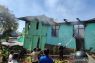 Personel gabungan memadamkan kebakaran rumah di Labuan Bajo