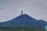 Gunung Semeru hari ini erupsi tiga kali dengan tinggi letusan 600 meter