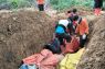 BPBD Tapsel lakukan pemakaman massal 9 korban Banjir Bandang di Perkebunan Batang Toru
