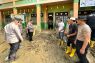 Kapolri tinjau langsung pembersihan gedung SD dan masjid terdampak bencana di Aceh Tamiang