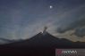 Gunung Semeru erupsi disertai suara gemuruh lemah