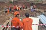 SAR gabungan lakukan pencarian sejumlah korban tertimbun Longsor di Jatinangor Jabar