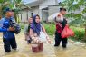 Polres Karawang bersama tim gabungan bantu evakuasi warga terdampak banjir