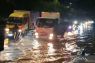 Genangan banjir Jalan Daan Mogot Jakarta Barat berangsur surut pada Kamis malam
