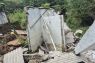 Tiga rumah rusak berat di Tomo akibat pergeseran tanah