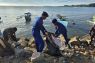 Polairud Gorontalo bersama unsur terkait operasi sampah di pantai