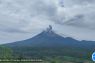 Gunung Semeru erupsi lagi, kali ini meletus setinggi 800 meter