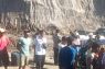 Warga Suryawangi Lombok Timur demo tambang galian C tak berizin