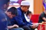 Gubernur Sulsel berikan bantuan kepada keluarga korban hanyut di Makassar