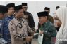 Plt Bupati Kuansing serahkan bonus kepada kafilah MTQ berprestasi
