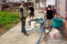 Pemkot Bengkulu salurkan ratusan ribu liter air ke tiga kelurahan