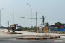 Ornamen Ujungan Bekasi menghiasi simpang Gerbang Tol Gabus