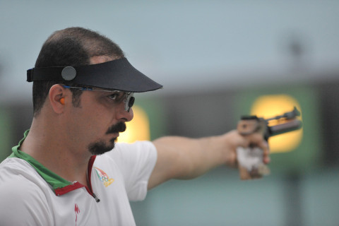 MENEMBAK - BEREGU CAMPURAN 10 METER AIR PISTOL