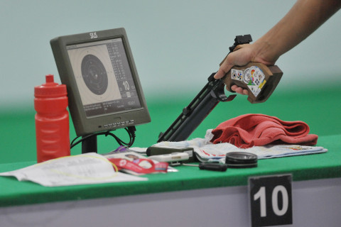 MENEMBAK - BEREGU CAMPURAN 10 METER AIR PISTOL