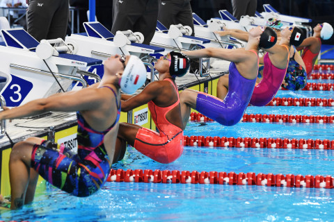 RENANG PENYISIHAN GAYA PUNGGUNG PUTRI 200 METER