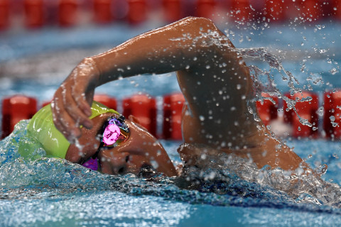 RENANG PENYISIHAN GAYA BEBAS PUTRI 1500 M