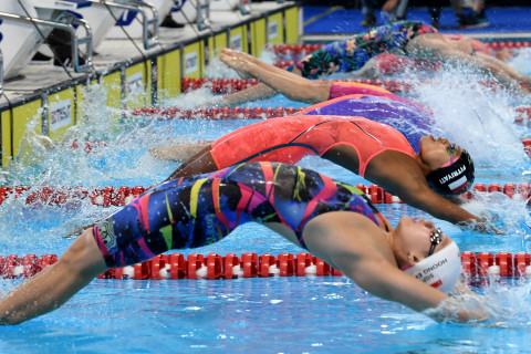 RENANG PENYISIHAN GAYA PUNGGUNG PUTRI 200 M