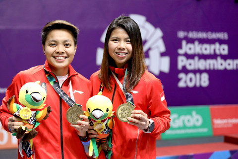 BULU TANGKIS MEDALI PERUNGGU GANDA PUTRI INDONESIA