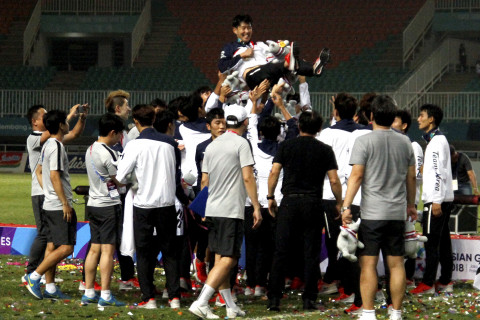 SEPAK BOLA EMAS KOREA SELATAN VS JEPANG