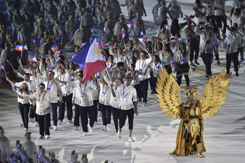 DEFILE KONTINGEN FILIPINA