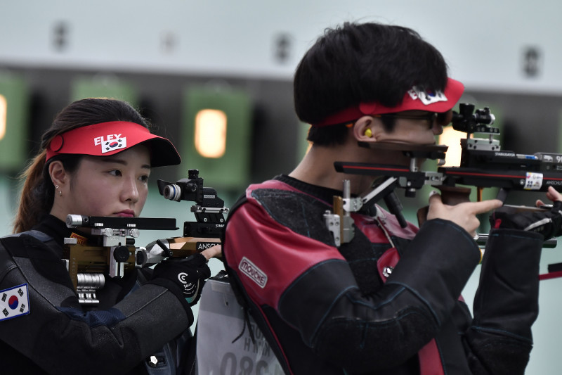 MENEMBAK - AIR RIFLE MIXED TEAM PENYISIHAN