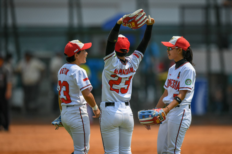 SOFTBALL PUTRI INDONESIA VS CHINA